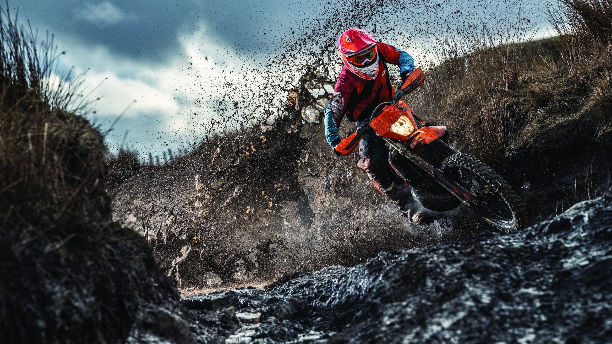 纳达尔重要时刻战术调整，巴塞罗那带队取胜！比赛高潮迭起